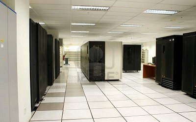 4793412-server-data-center-en-racks