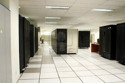 4793412-server-data-center-en-racks